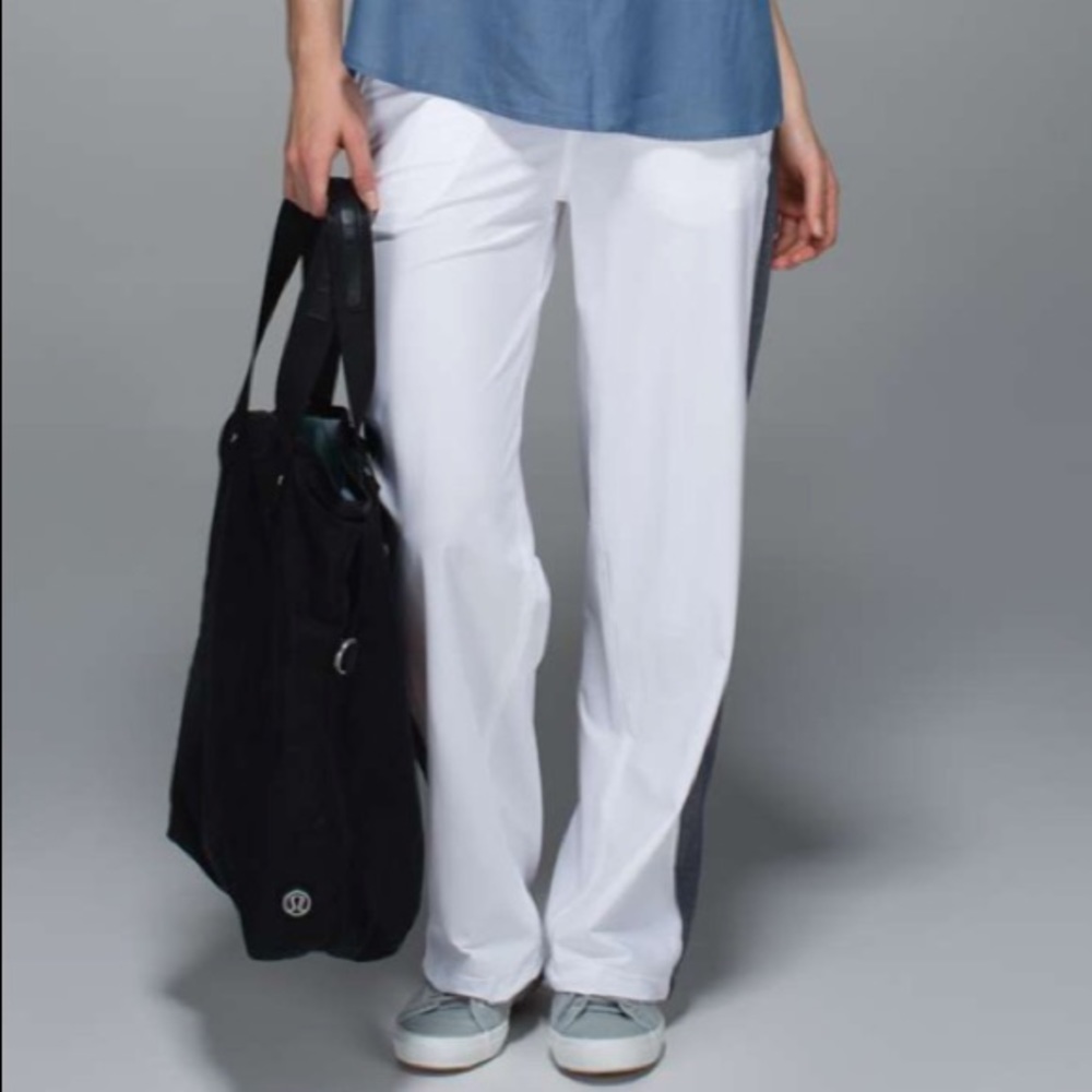 Lululemon City Summer Pant
White / Heathered Texture Printed Greyt Deep Coal